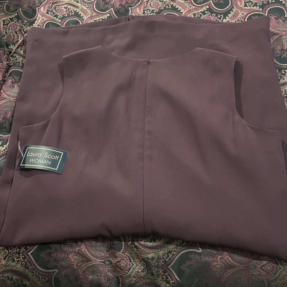 Laura Scott sleeveless dress size 20 W shell and lining 100 percent polyester. - Picture 10 of 13